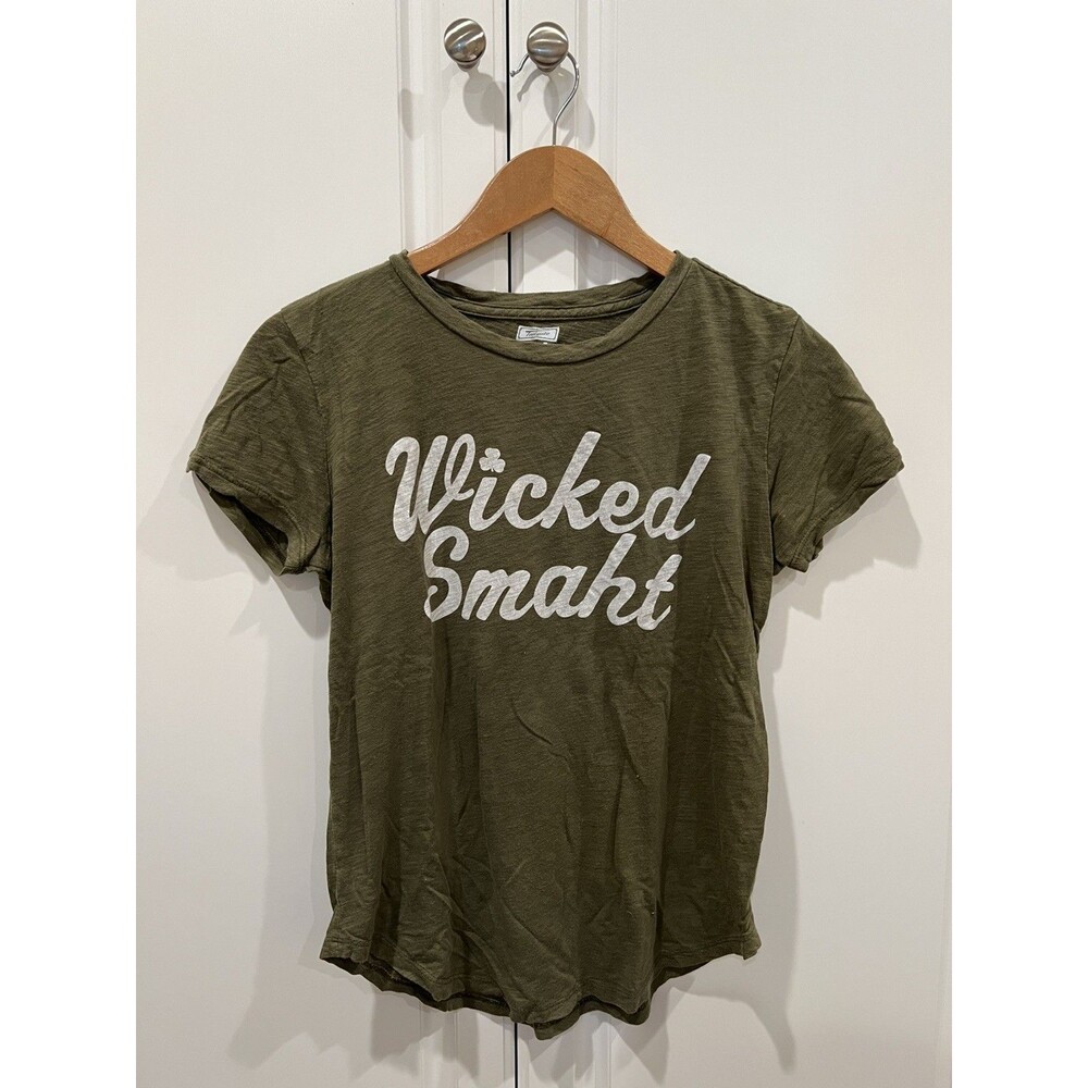Women’s Cotton Tshirt Size Medium Wicked Smart Boston Accent Tailgate